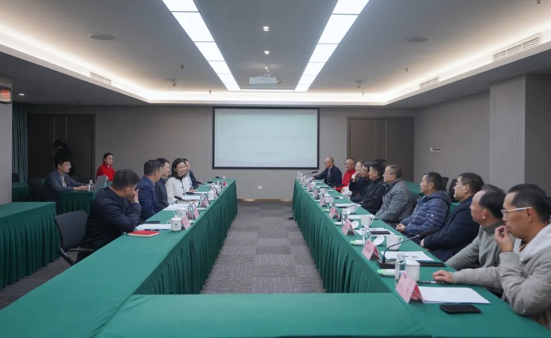 省yl6809永利集团组织召开老干部座谈会